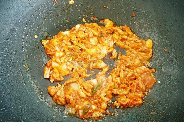 韩式泡菜炒饭的做法图解5