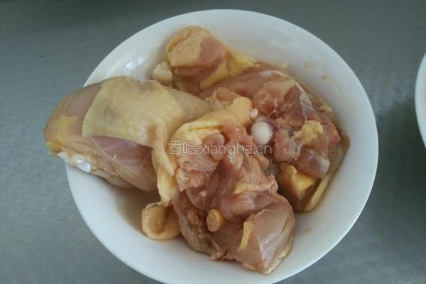 玉米大枣鸡汤的做法图解1
