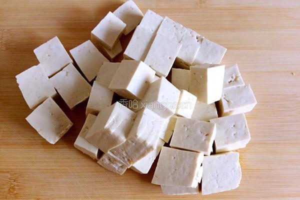 砂锅炖豆腐的做法图解1