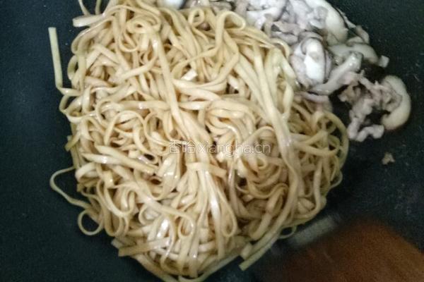 香菇炒面的做法图解6