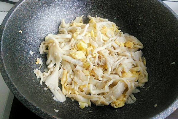 鸡蛋炒黄蘑的做法图解10