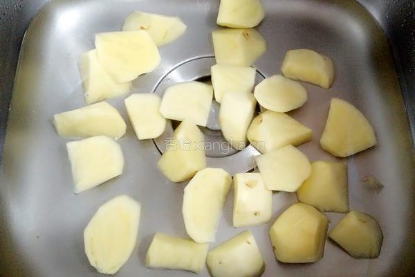 排骨烧土豆的做法图解9
