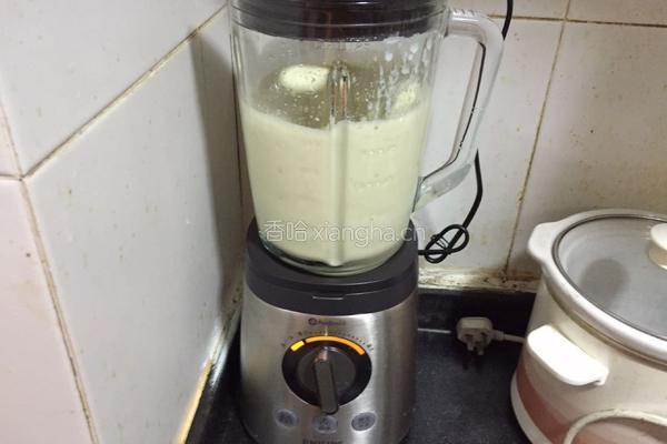牛油果香蕉奶昔的做法图解5