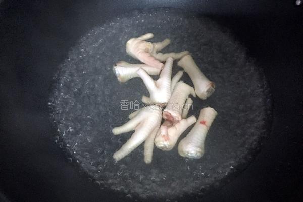 鸡爪焖黄豆的做法图解3