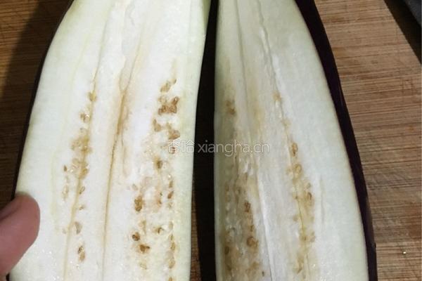 蒜烤茄子的做法图解2