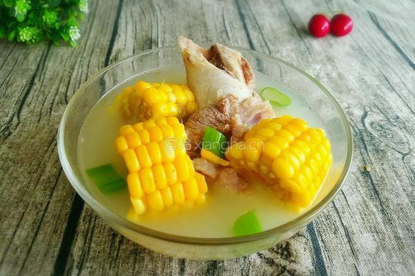 大骨玉米汤的做法图解8
