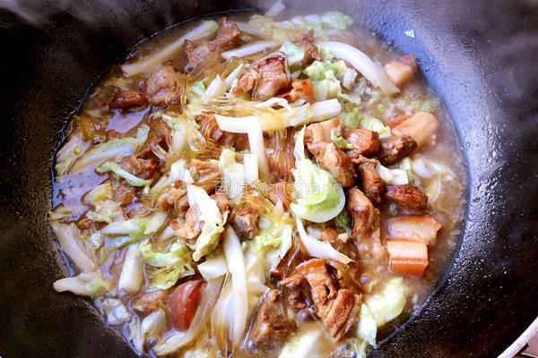 红烧肉炖白菜粉条的做法图解11