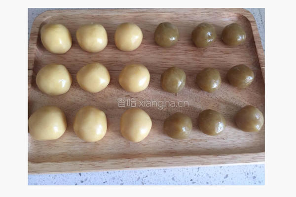 蛋黄莲蓉月饼的做法图解13