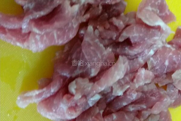苦瓜肉丝汤的做法图解1