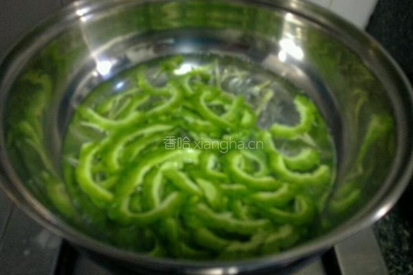 苦瓜肉丝汤的做法图解5