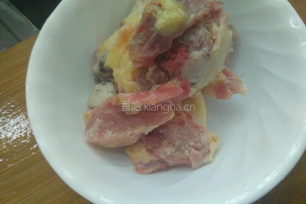红枣枸杞香菇鸡汤的做法图解2