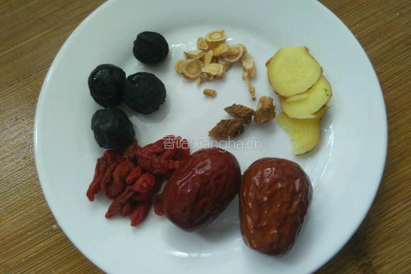 药膳鸡的做法图解2