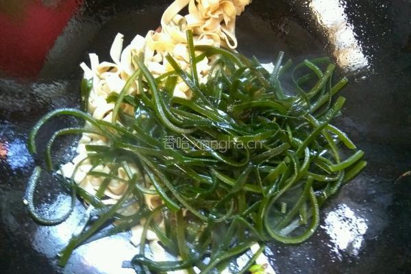 海带豆皮汤的做法图解7