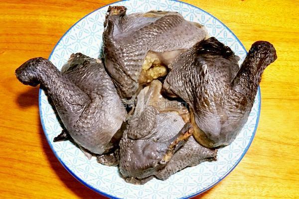枸杞乌鸡汤的做法图解2