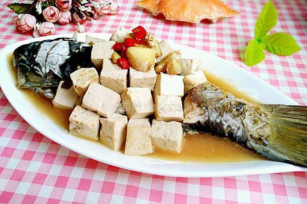 垮炖鲜鱼豆腐