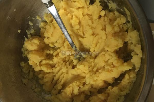 红薯肉松球的做法图解1