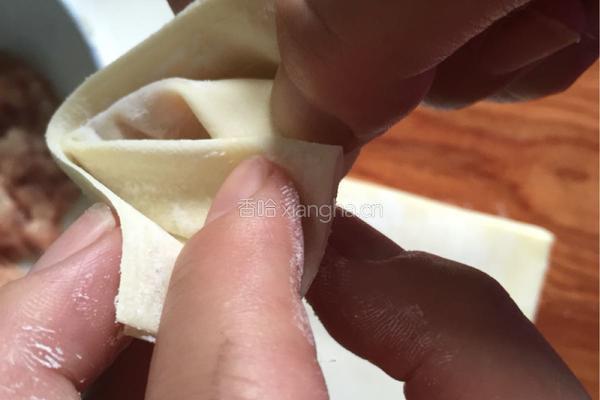 馄饨的包法的做法图解8