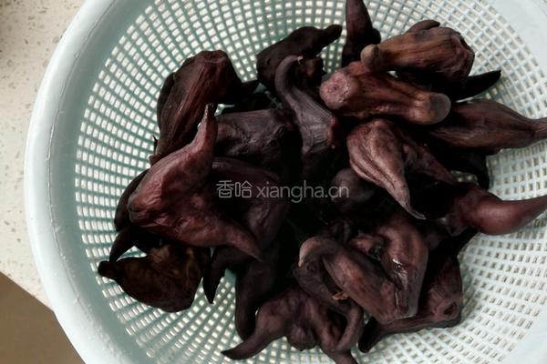 菱角西芹的做法图解1