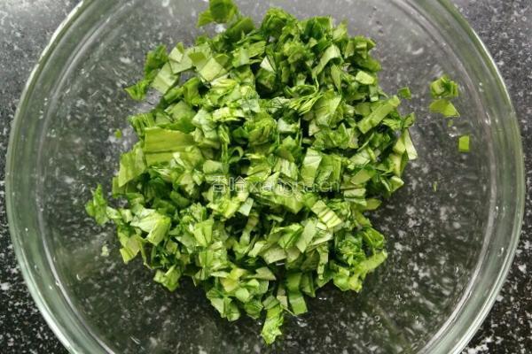 青菜饼的做法图解1