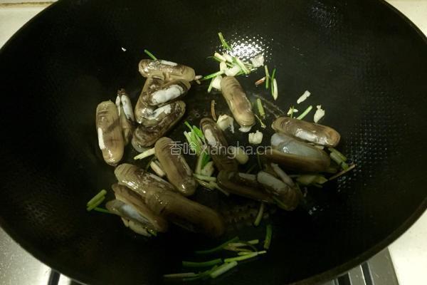 青炒海蛏子的做法图解4