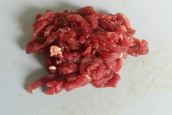 胡萝卜炒牛肉丝的做法图解1