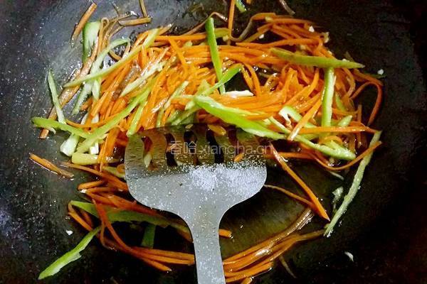 胡萝卜炒牛肉丝的做法图解7