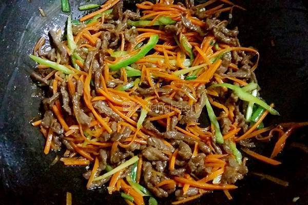胡萝卜炒牛肉丝的做法图解9