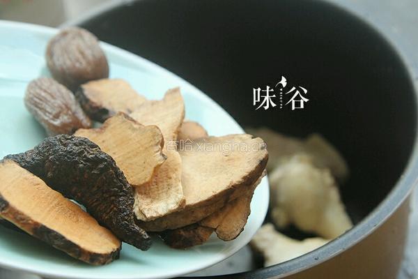 土茯苓鸡汤的做法图解4