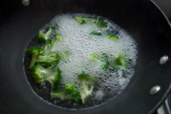西红柿豆腐炒西兰花的做法图解5