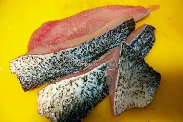 海鲜丸子的做法图解1