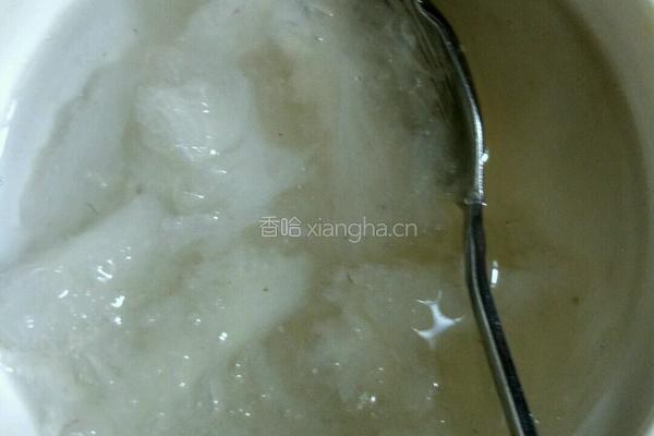冰糖牛奶燕窝的做法图解2