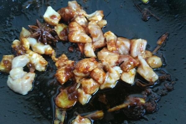 鸡肉酱烧海带黄豆的做法图解7