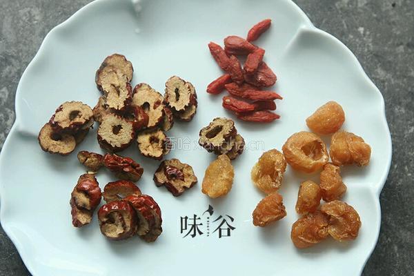 桂圆红枣茶的做法图解1