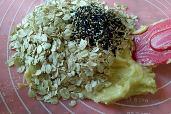 芝麻燕麦饼干的做法图解5