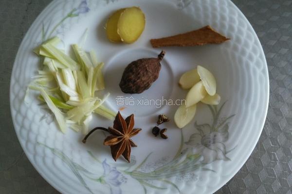 土豆炖兔肉的做法图解2