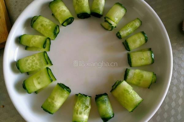 凉拌黄瓜海蜇皮的做法图解3
