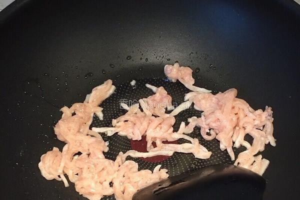 鸡肉春卷的做法图解3