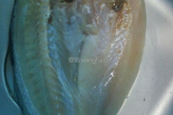 清蒸鱼干的做法图解1