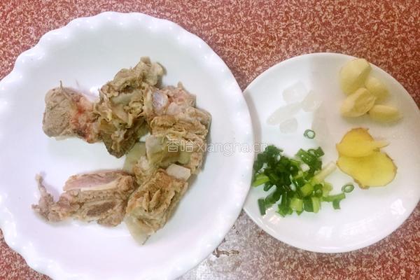电饭锅焖排骨的做法图解2