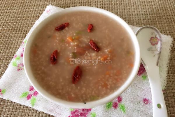胡萝卜青菜小米粥