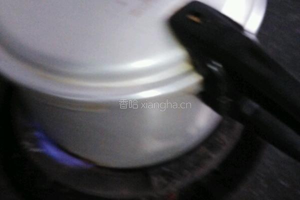排骨海带汤的做法图解3