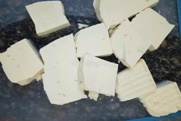 豆腐炒豆芽的做法图解2