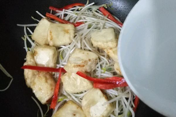 豆腐炒豆芽的做法图解8