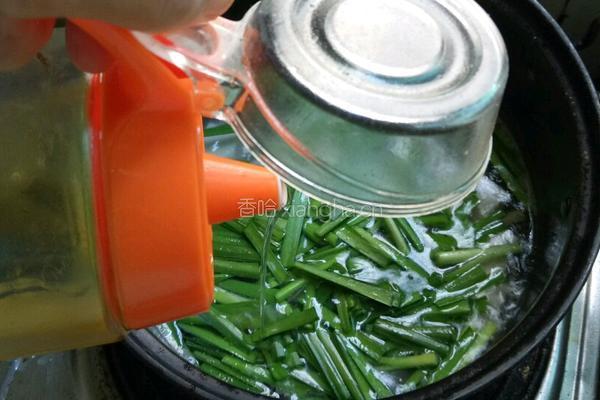 韭菜豆腐汤的做法图解7