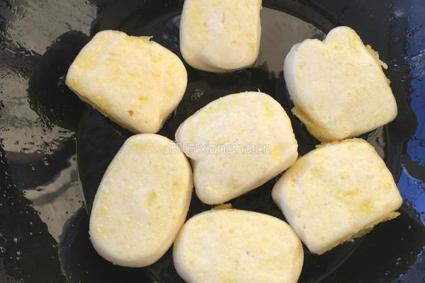 金银炼乳小馒头的做法图解4