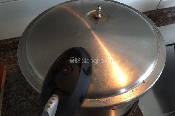 糙米红豆百合糖水的做法图解3