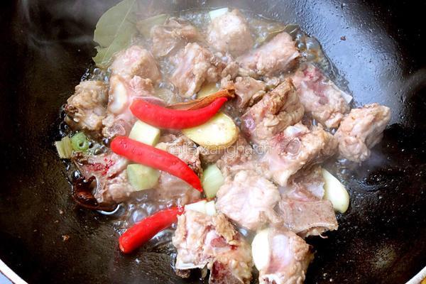 排骨焖豆角的做法图解4