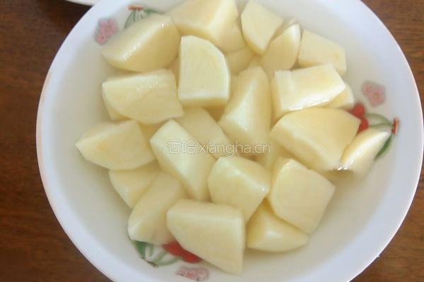 小土豆红烧肉的做法图解5