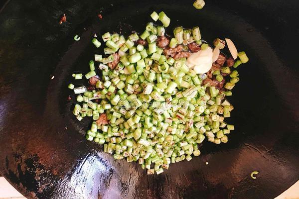 牛肉炒豇豆的做法图解7