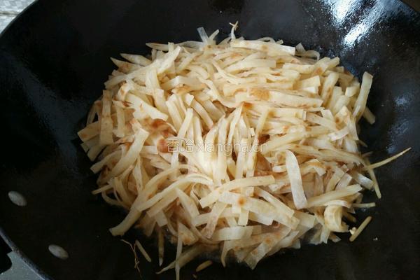 豆芽肉丝焖饼的做法图解5